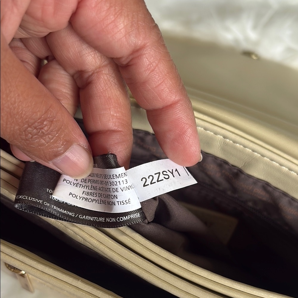 Matt & Nat Cream Classic Crossbody Bag - Picture 6 of 10